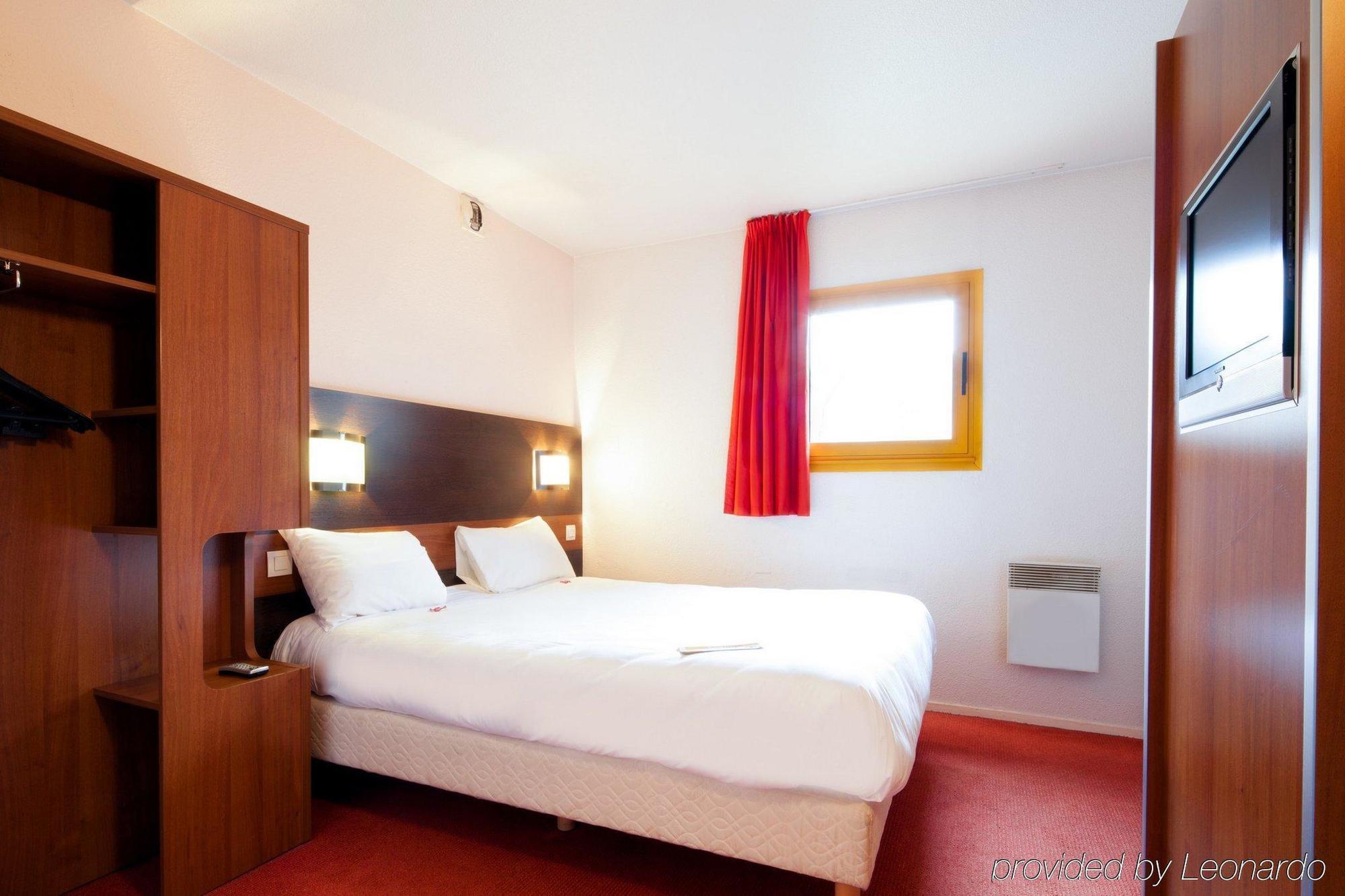 Ibis Budget Chilly-Mazarin Les Champarts Екстериор снимка