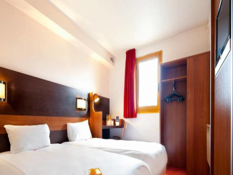 Ibis Budget Chilly-Mazarin Les Champarts Екстериор снимка