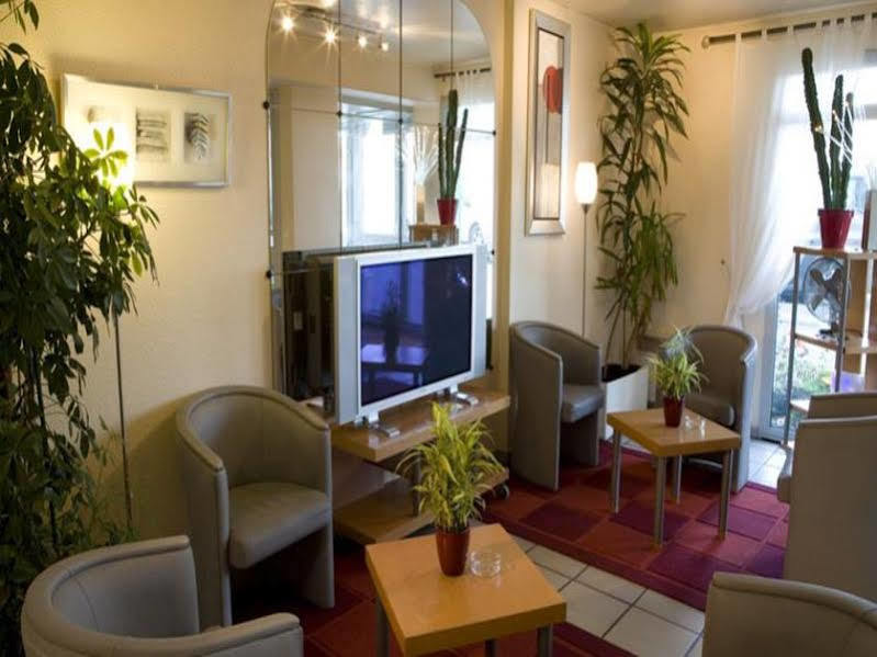 Ibis Budget Chilly-Mazarin Les Champarts Екстериор снимка