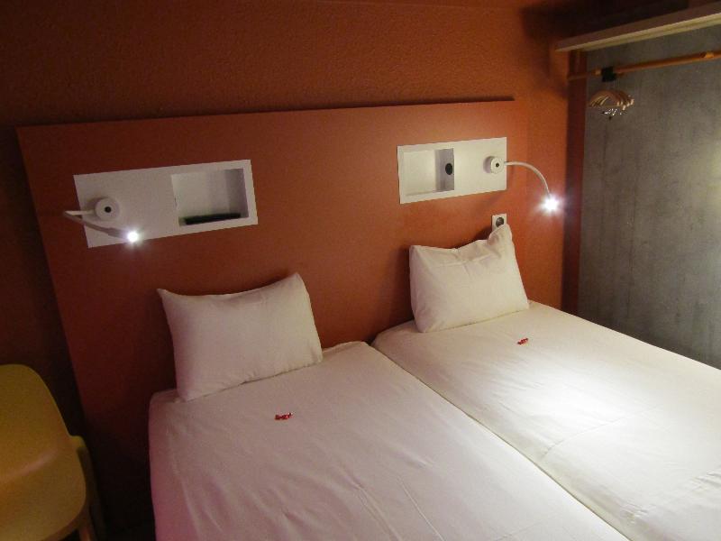 Ibis Budget Chilly-Mazarin Les Champarts Екстериор снимка