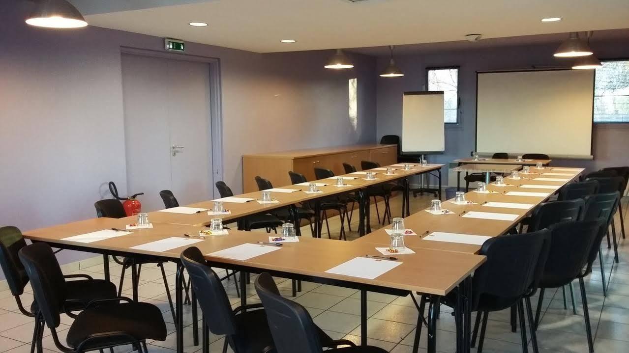 Ibis Budget Chilly-Mazarin Les Champarts Екстериор снимка